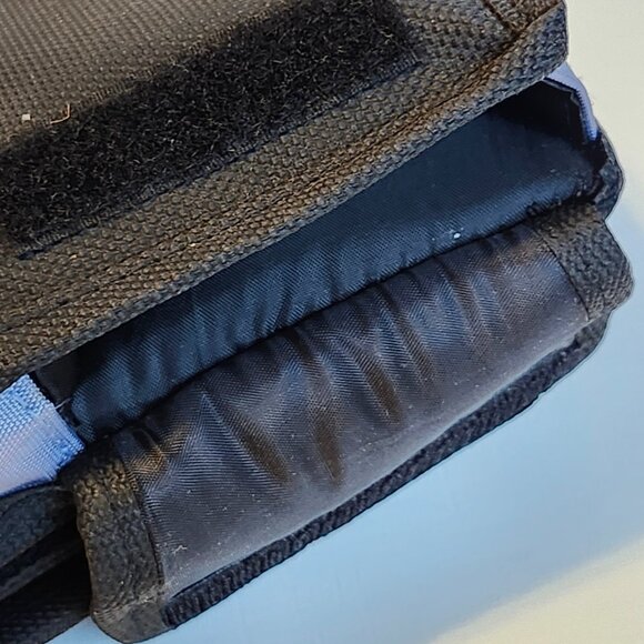 Official Nintendo Game Boy Advance Travel Bag (Gray Stripe) Used - Picture 6 of 6